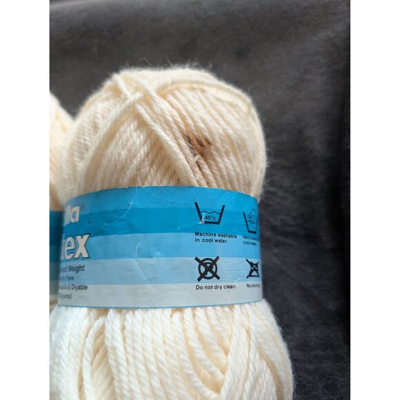 Bucilla Softex Easy Care Yarn Lot of 4 Skeins - Color 5 Off White/Cream - Picture 6 of 6